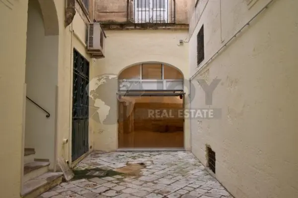 Garage via Ludovico Maremonti 6, Lecce