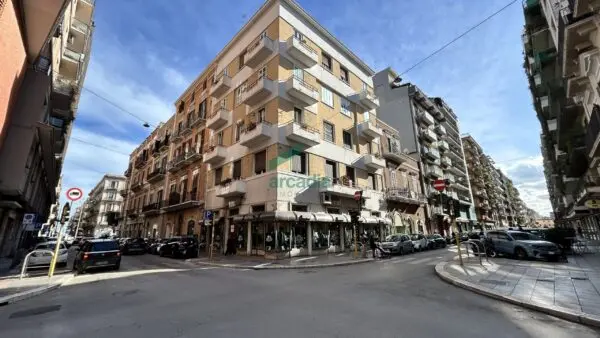 Locale Commerciale via Dante Alighieri 22, Murat, Bari