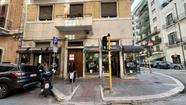 Locale Commerciale via Dante Alighieri 22, Murat, Bari