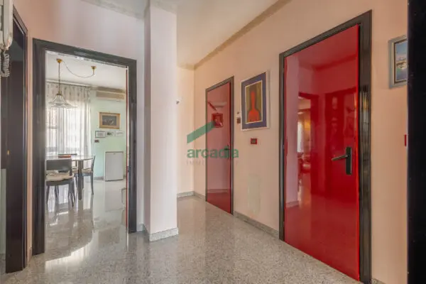 Quadrilocale via Rosario Livatino 9, Bari