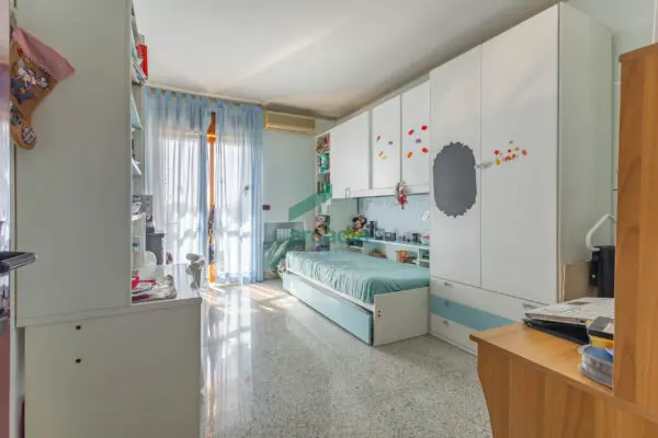 Quadrilocale via Rosario Livatino 9, Bari