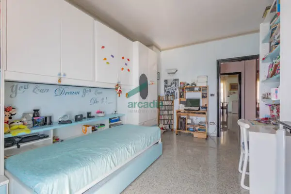 Quadrilocale via Rosario Livatino 9, Bari