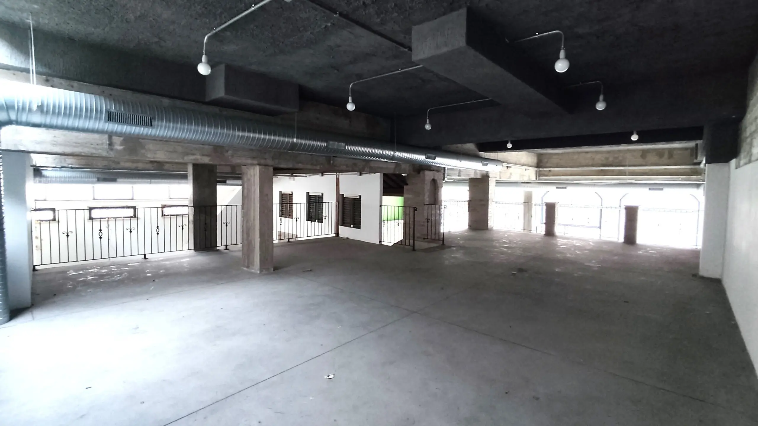 Immagine per Locale commerciale in vendita a San Benedetto del Tronto via Carducci 101