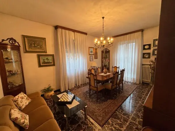 Quadrilocale via Della Salute 11, Bologna
