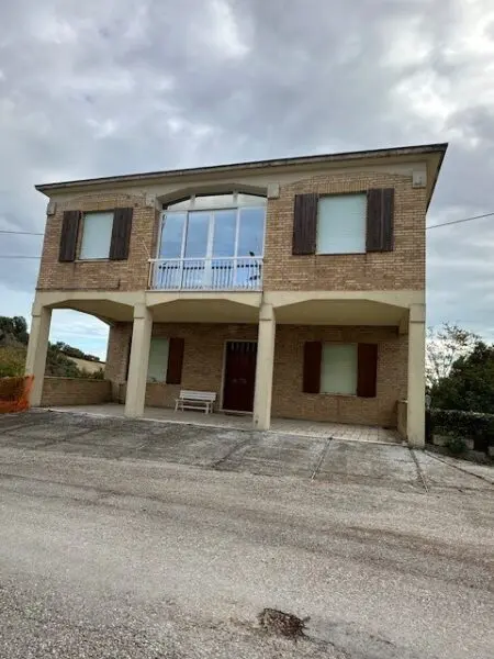 Villa Bifamiliare via Contrada Corneto 49, Carassai