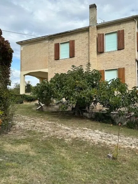 Villa Bifamiliare via Contrada Corneto 49, Carassai