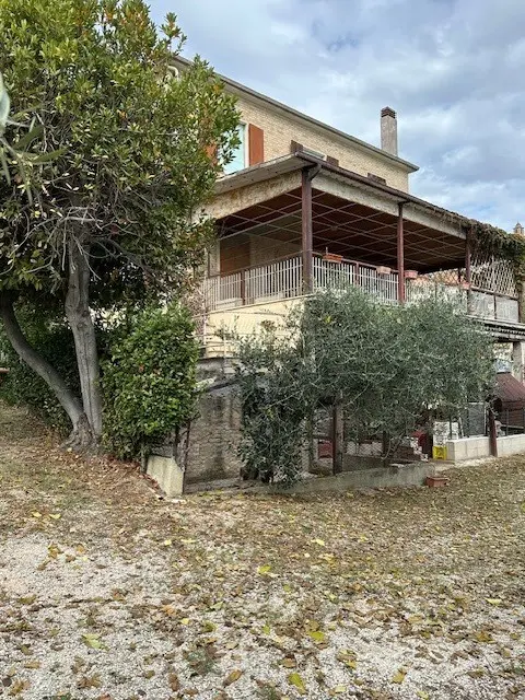 Immagine per Villa bifamiliare in vendita a Carassai via Contrada Corneto 49