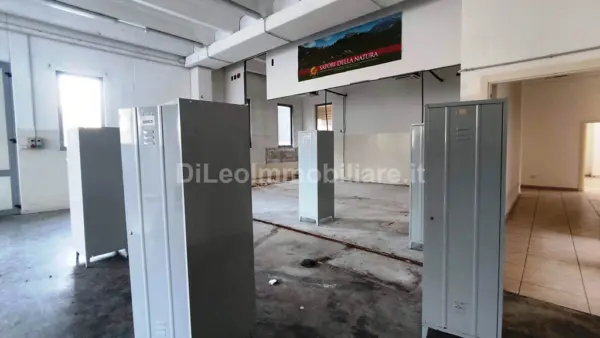 Immagine per Industriale in vendita a Ascoli Piceno via Del Commercio