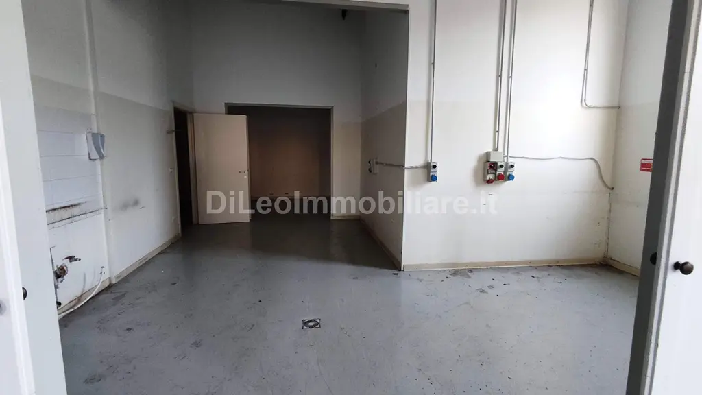 Immagine per Industriale in vendita a Ascoli Piceno via Del Commercio