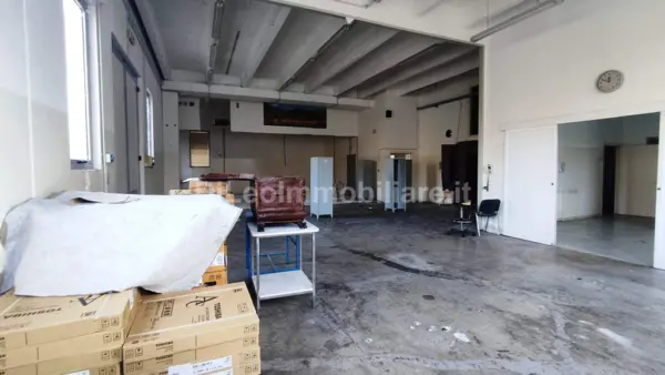 Immagine per Industriale in vendita a Ascoli Piceno via Del Commercio