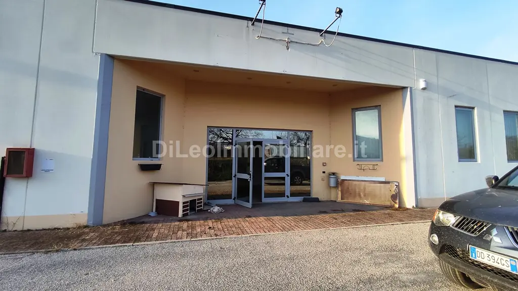 Immagine per Industriale in vendita a Ascoli Piceno via Del Commercio