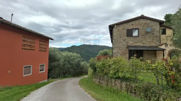Casale via Casa Nuova, Pescia