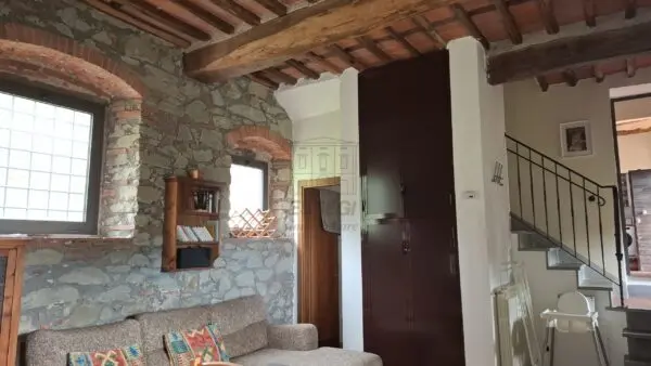 Casale via Casa Nuova, Pescia