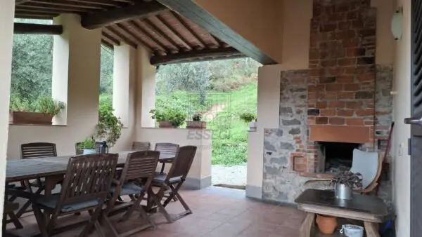 Casale via Casa Nuova, Pescia
