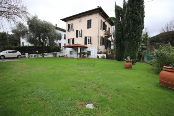 Villa via Ludovica 56, Lucca