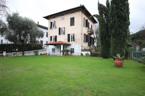 Villa via Ludovica 56, Lucca