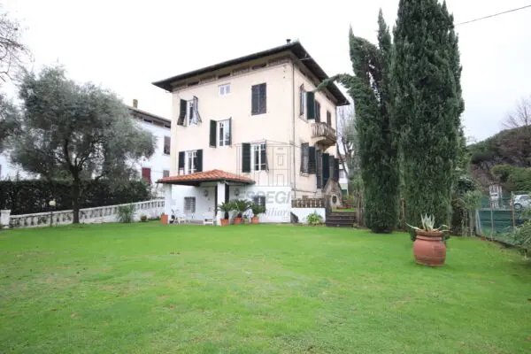 Villa via Ludovica 56, Lucca
