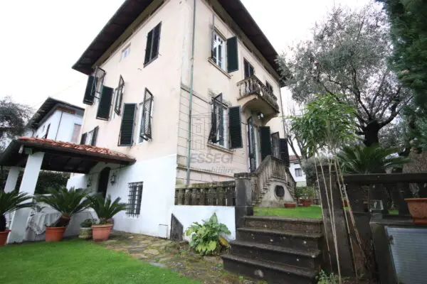 Villa via Ludovica 56, Lucca