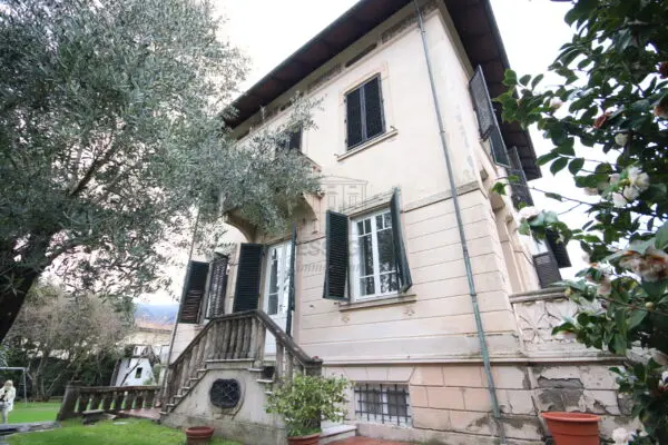 Villa via Ludovica 56, Lucca