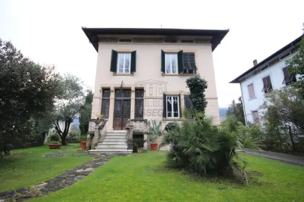 Villa via Ludovica 56, Lucca