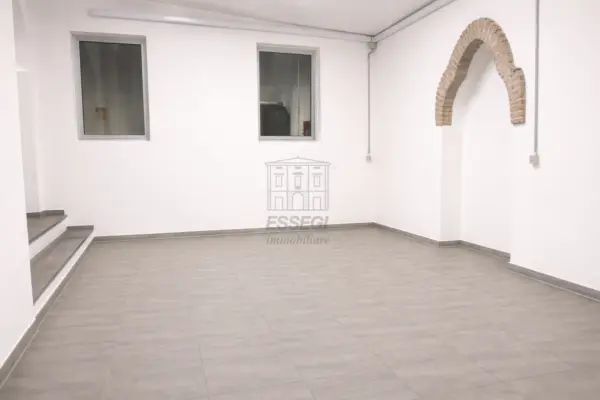 Garage via Beccheria 35, Centro Storico, Lucca