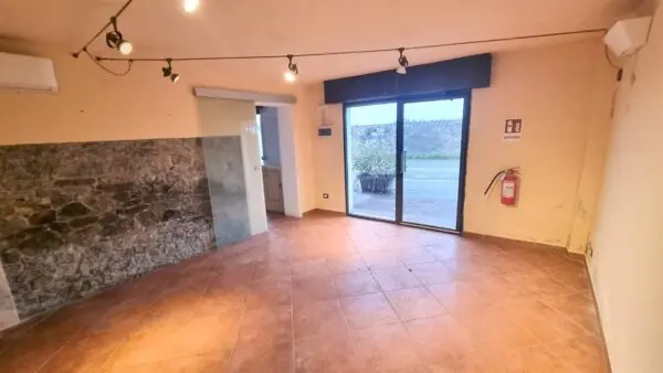 Negozio strada Cava In Vigatto 222, Parma