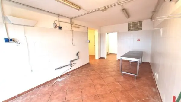 Negozio strada Cava In Vigatto 222, Parma
