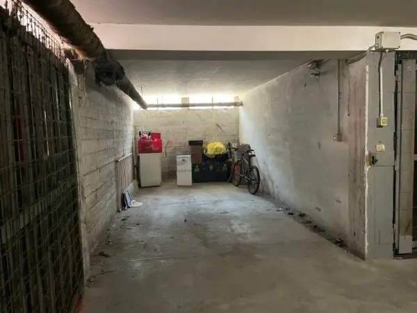 Garage via Emilia Ovest 194, Modena