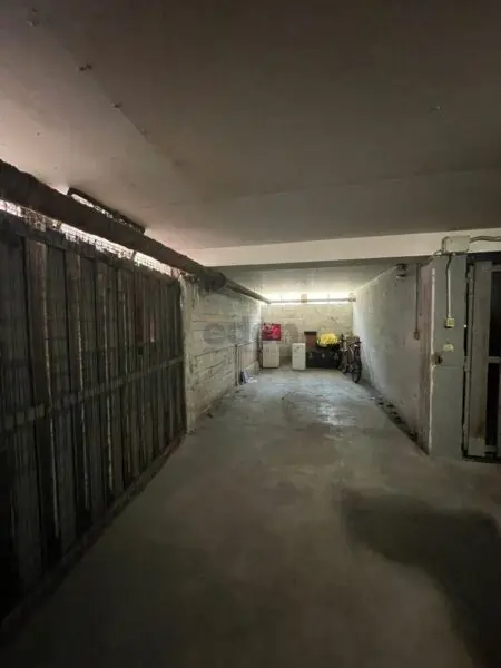 Garage via Emilia Ovest 194, Modena