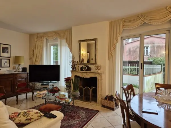 Villa Trifamiliare viale Malaspina 15, Fosdinovo