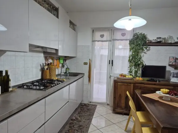 Villa Trifamiliare viale Malaspina 15, Fosdinovo