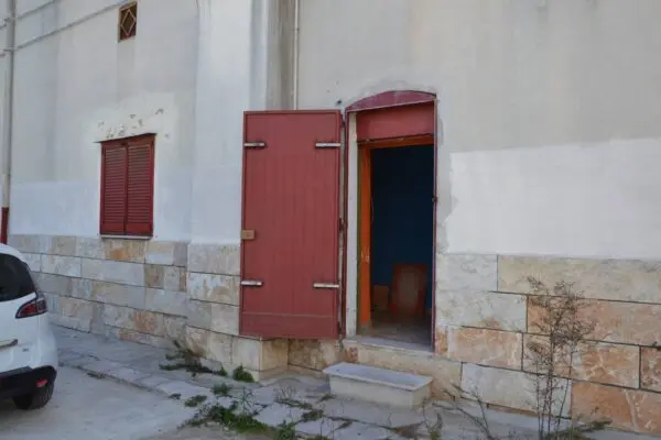 Locale Commerciale via Imbriani 84, Canosa Di Puglia