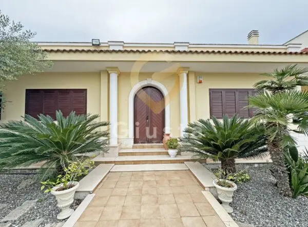 Villa via Gramsci 26, Pulsano