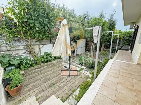Villa via Gramsci 26, Pulsano