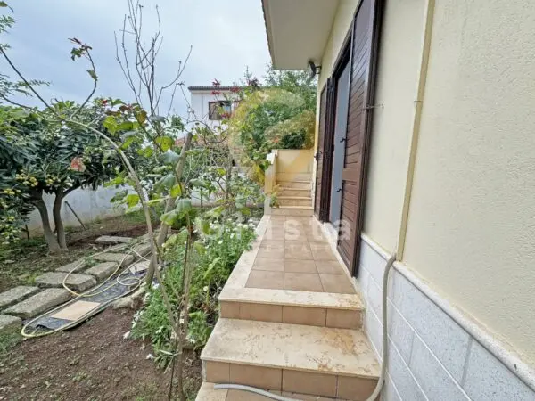 Villa via Gramsci 26, Pulsano