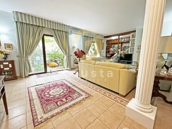 Villa via Gramsci 26, Pulsano