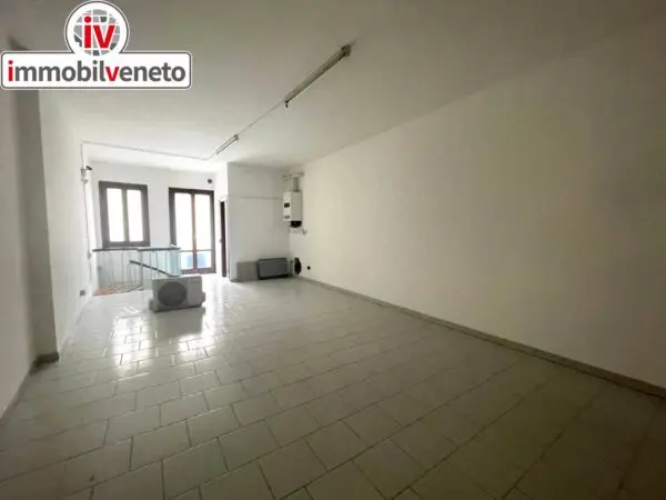 Attività Commerciale via Roma 52, Lonigo