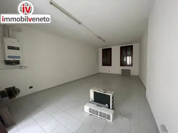 Attività Commerciale via Roma 52, Lonigo