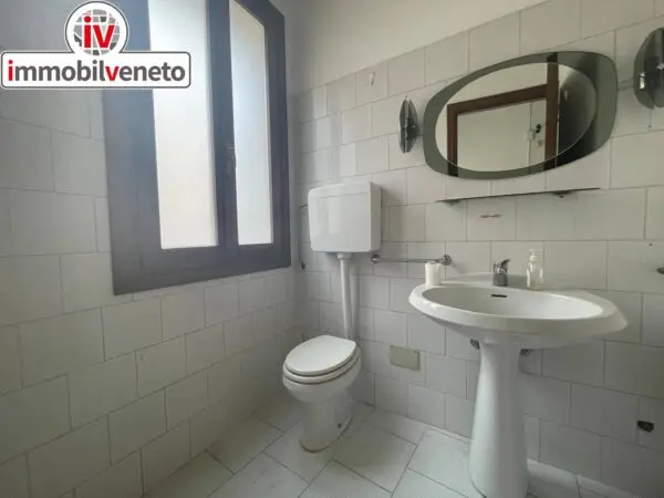 Attività Commerciale via Roma 52, Lonigo
