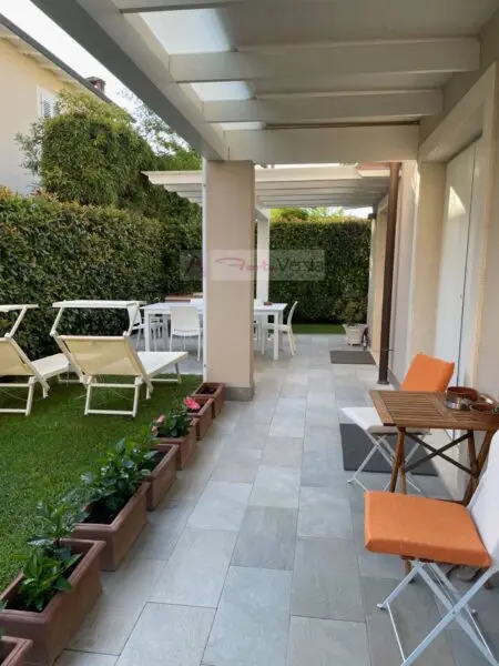 Villa via, Montignoso