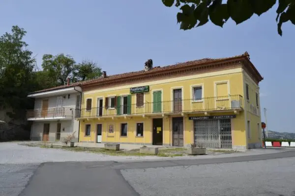 Attività Commerciale via San Rocco Di Montaldo Roero 1, Vezza D'Alba