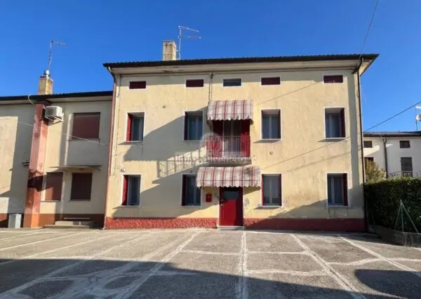 Villetta A Schiera via Fornace, Villaga