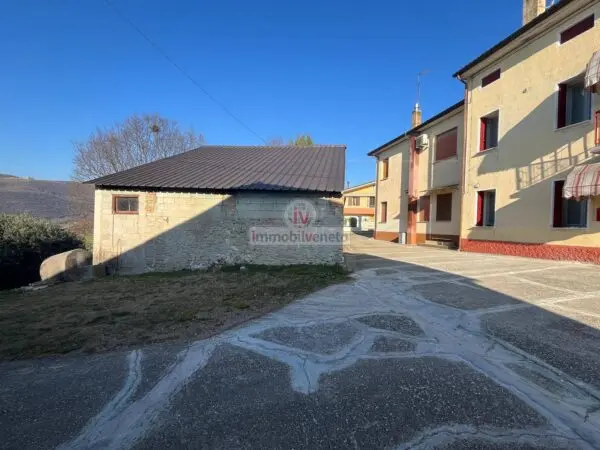 Villetta A Schiera via Fornace, Villaga