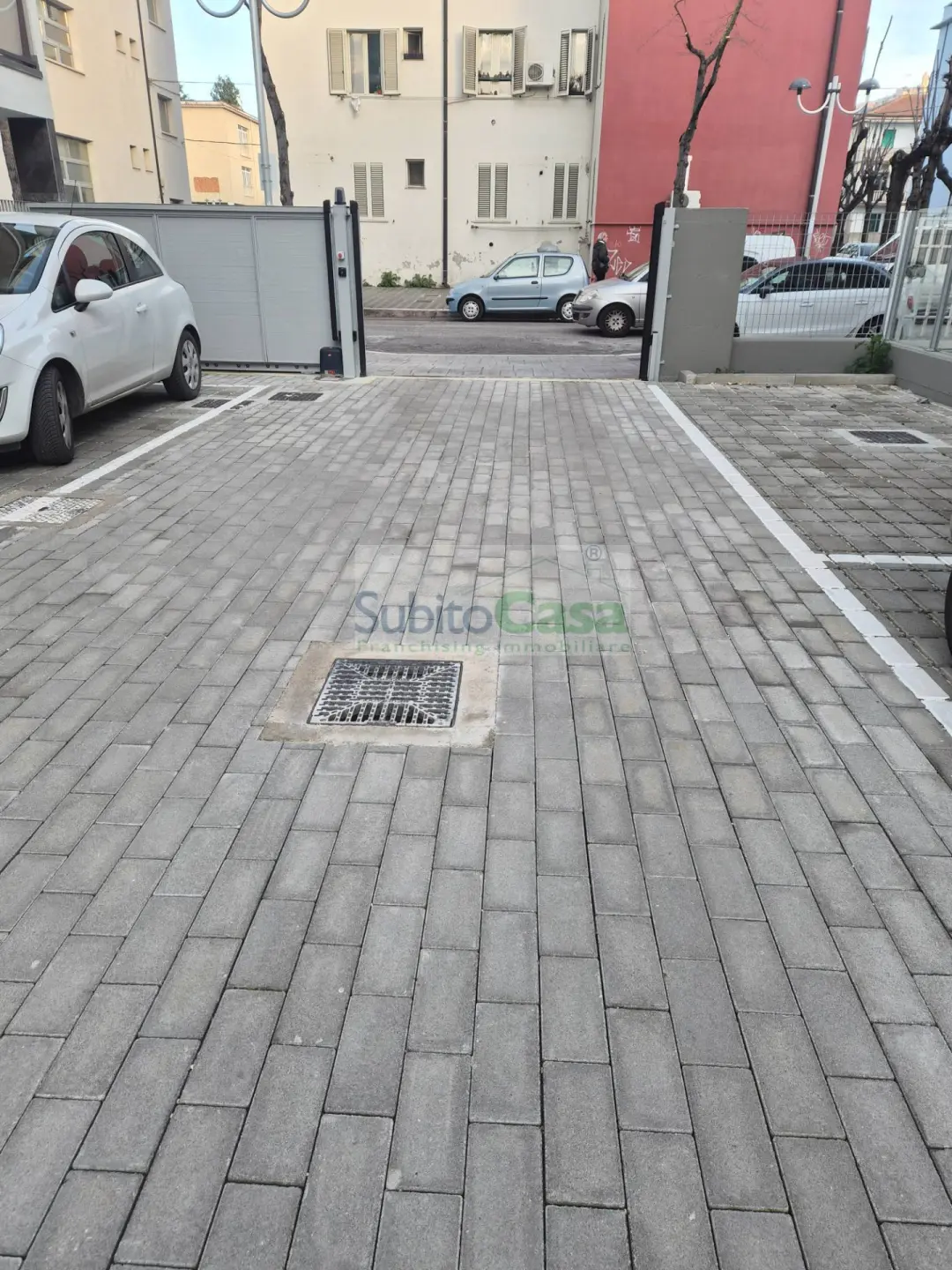 Immagine per Box / Posto auto in affitto a Chieti Via Meneghini 25