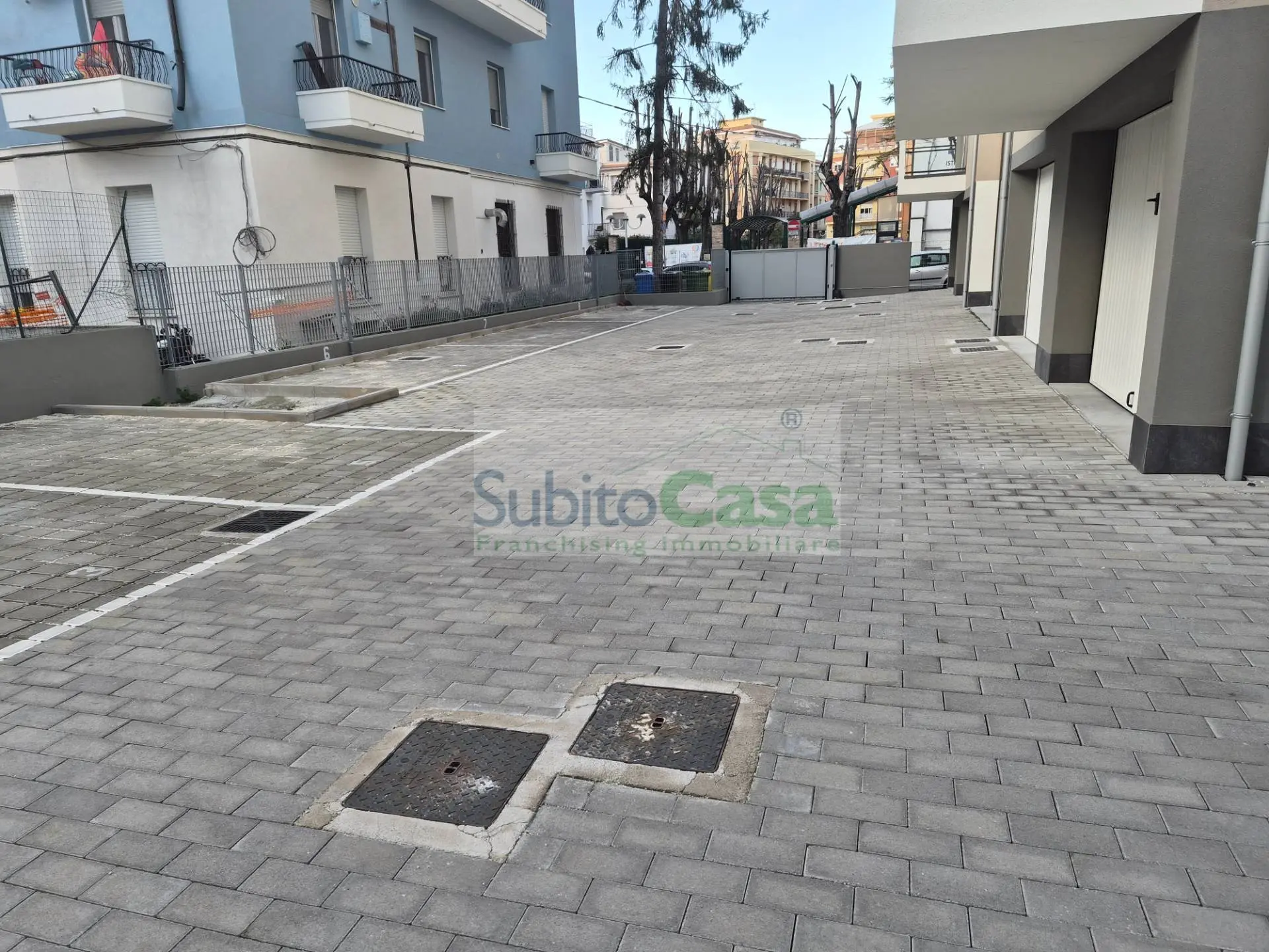 Immagine per Box / Posto auto in affitto a Chieti Via Meneghini 25