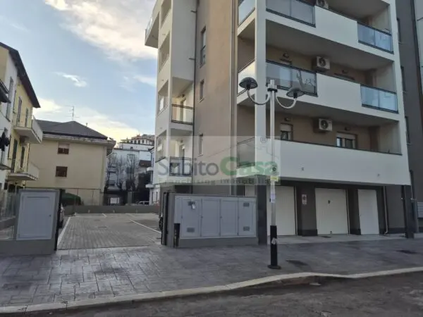 Box / Posto Auto via Meneghini 25, Chieti