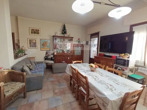 Duplex via, Montignoso