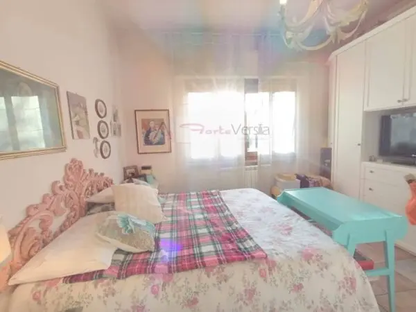 Duplex via, Montignoso
