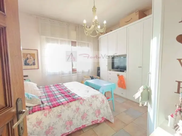 Duplex via, Montignoso
