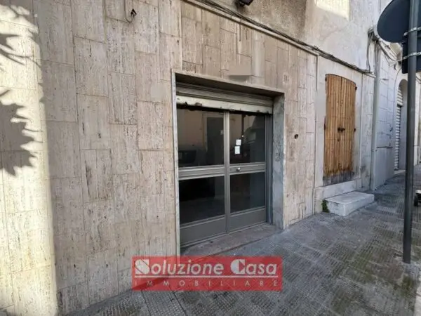 Locale Commerciale corso Garibaldi 16, Canosa Di Puglia